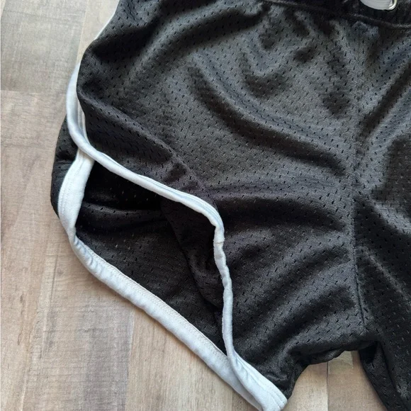 Men’s 2.5-3in Mesh Shorts - Picture 4 of 7
